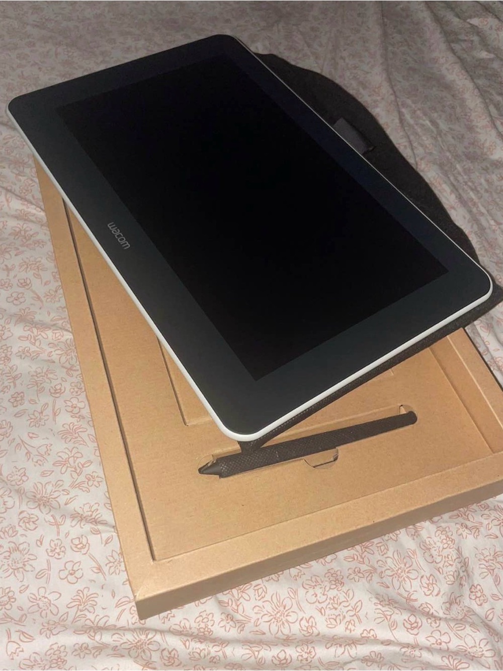 Wacom One White Drawing Tablet with Pen - Creative Display Tablet.